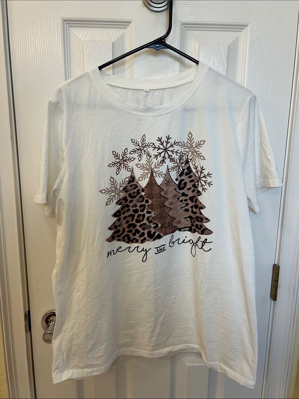 Merry and Bright Leopard Tree Holiday Tee - White